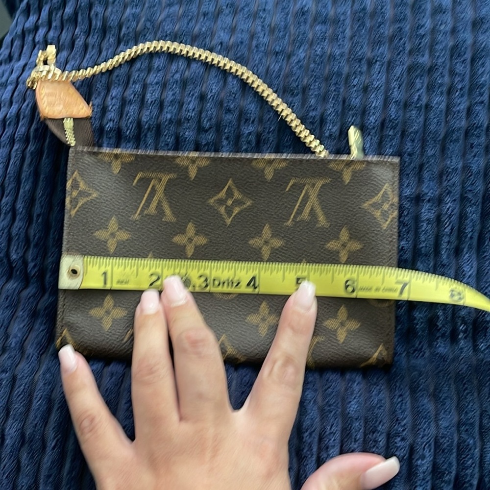 Louis Vuitton Monogram Pochette - Picture 9 of 11